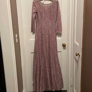 TAHARI ASL size 6 gown, dusty rose. Perfect Mother of the Bride dress.